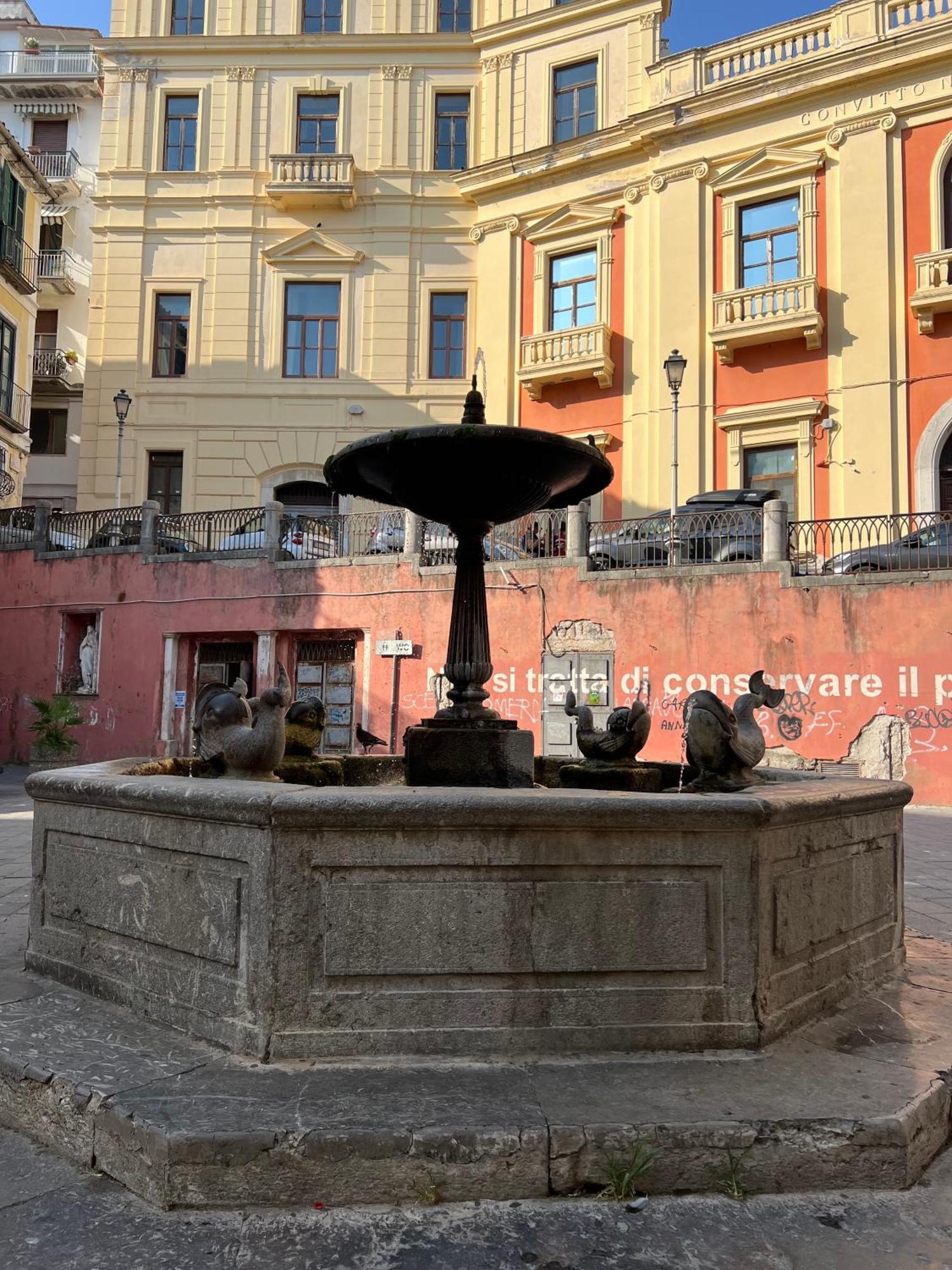 Apartamento L'Homme Tranquille Salerno Exterior foto