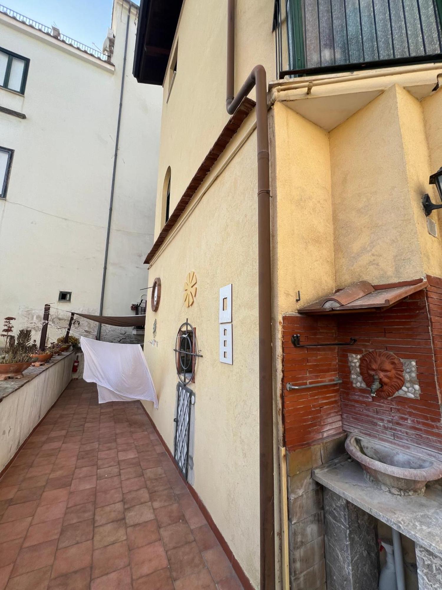 Apartamento L'Homme Tranquille Salerno Exterior foto
