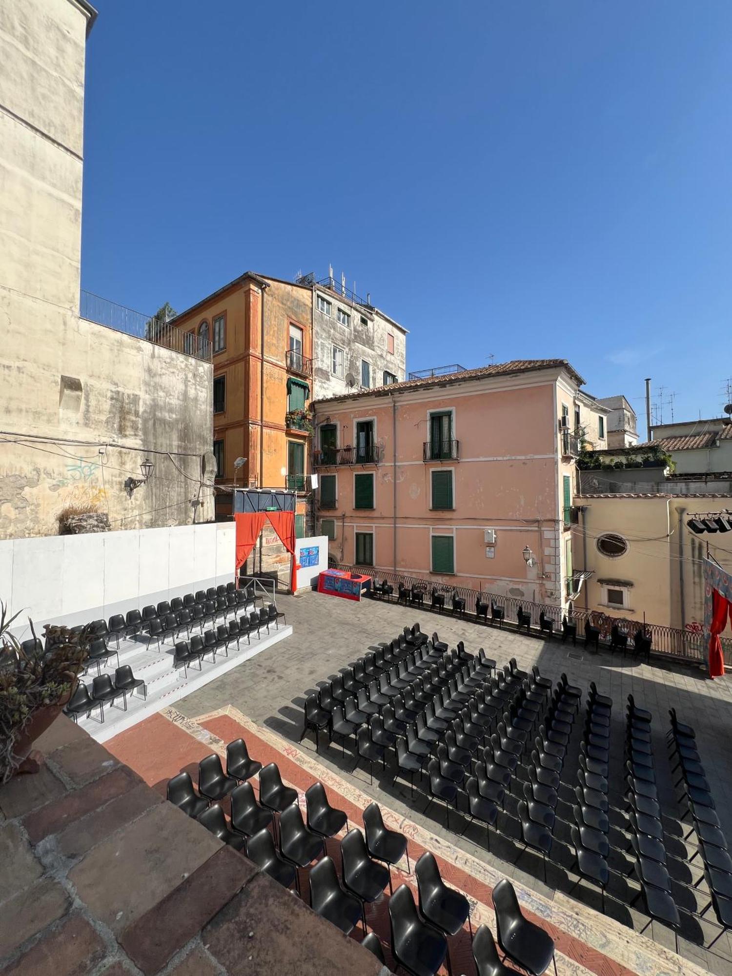 Apartamento L'Homme Tranquille Salerno Exterior foto