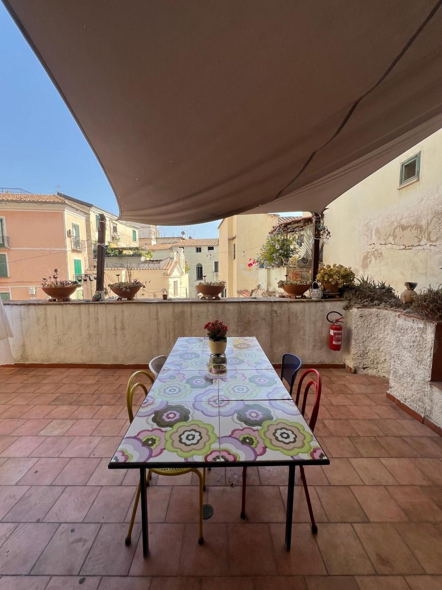Apartamento L'Homme Tranquille Salerno Exterior foto